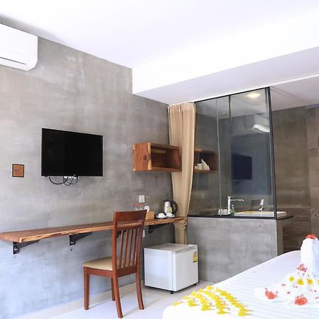 Bk Hotel Phnom Penh Luaran gambar