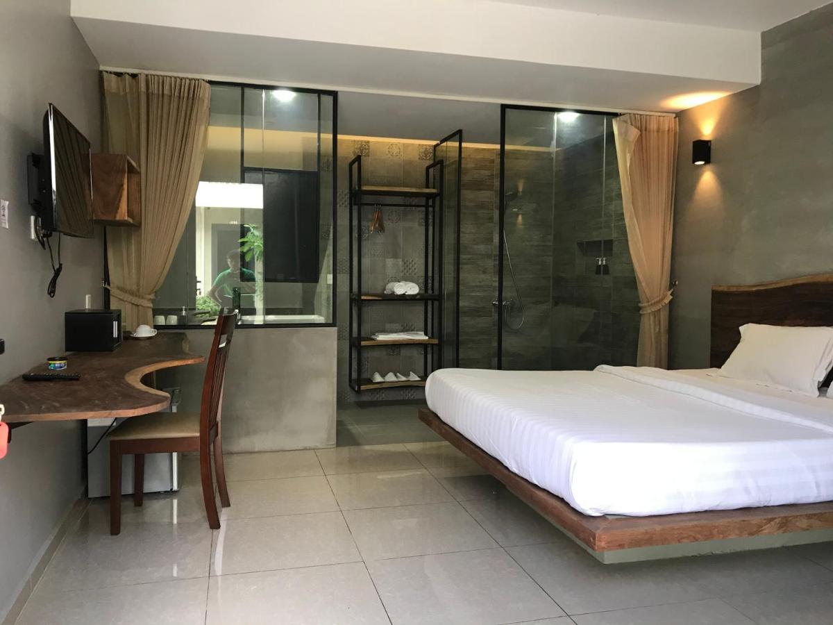 Bk Hotel Phnom Penh Luaran gambar