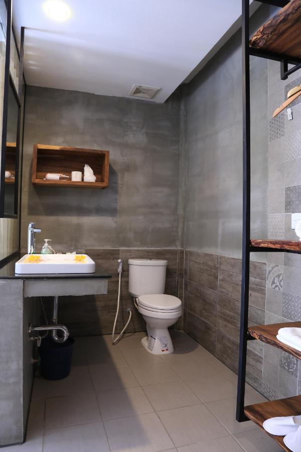 Bk Hotel Phnom Penh Luaran gambar