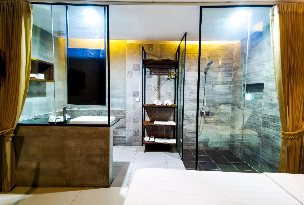 Bk Hotel Phnom Penh Luaran gambar